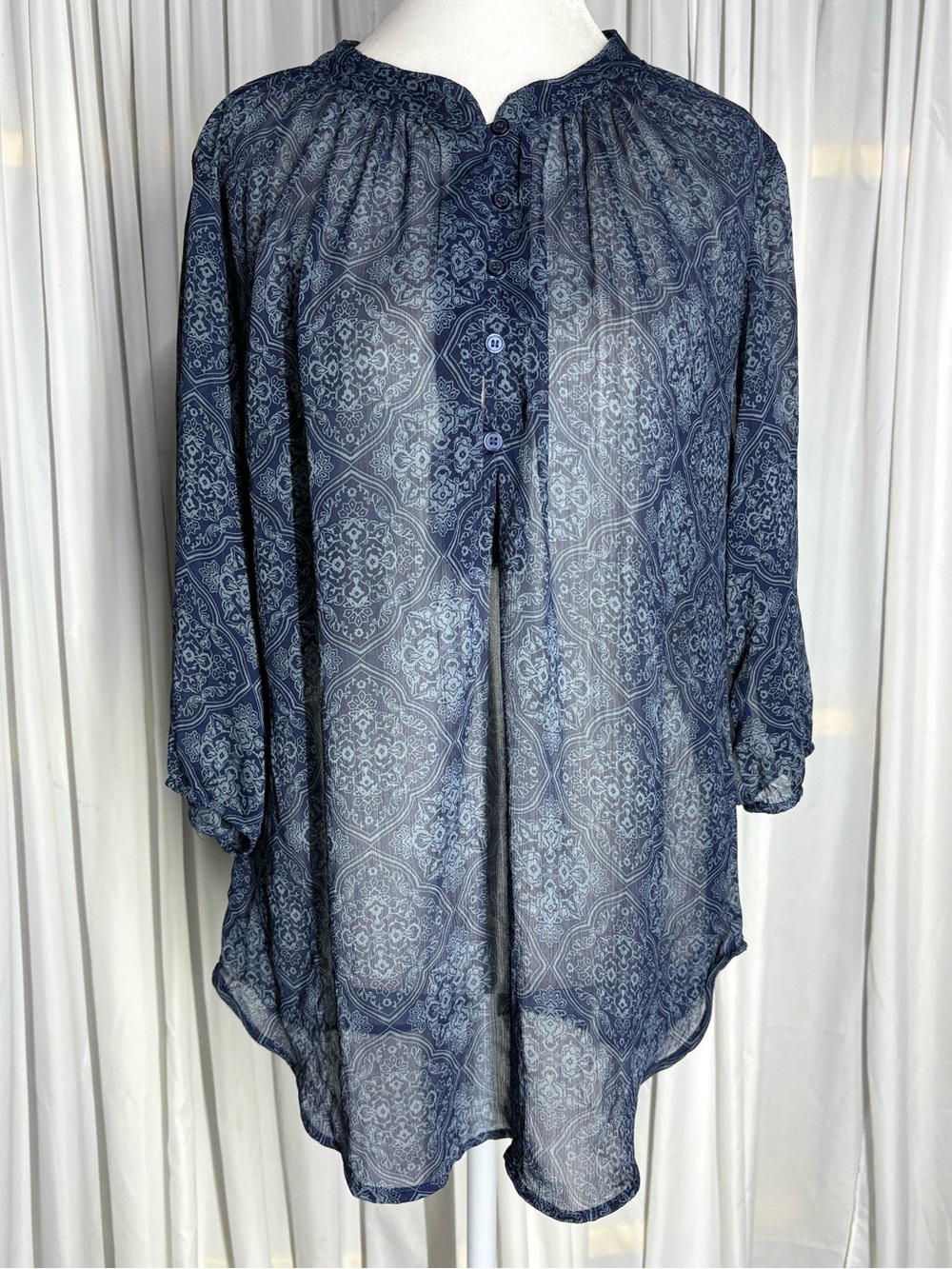 Faded Glory Women’s Navy Paisley Sheer Peasant Tunic Size M(8-10)